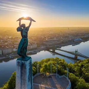 Kristal Gellert Hill , Budapešť Maďarsko